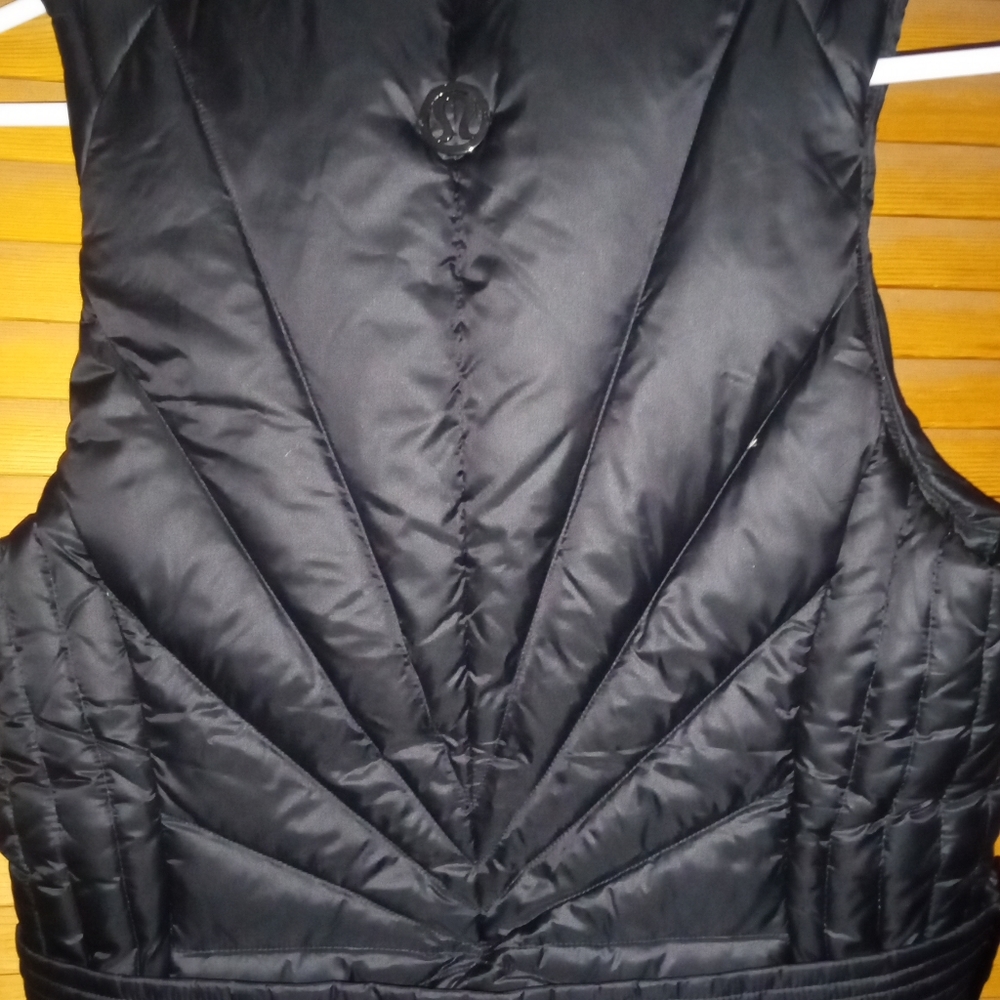Lululemon vest size 4